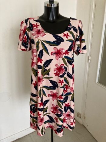 Robe fleurie Mango taille 38/M