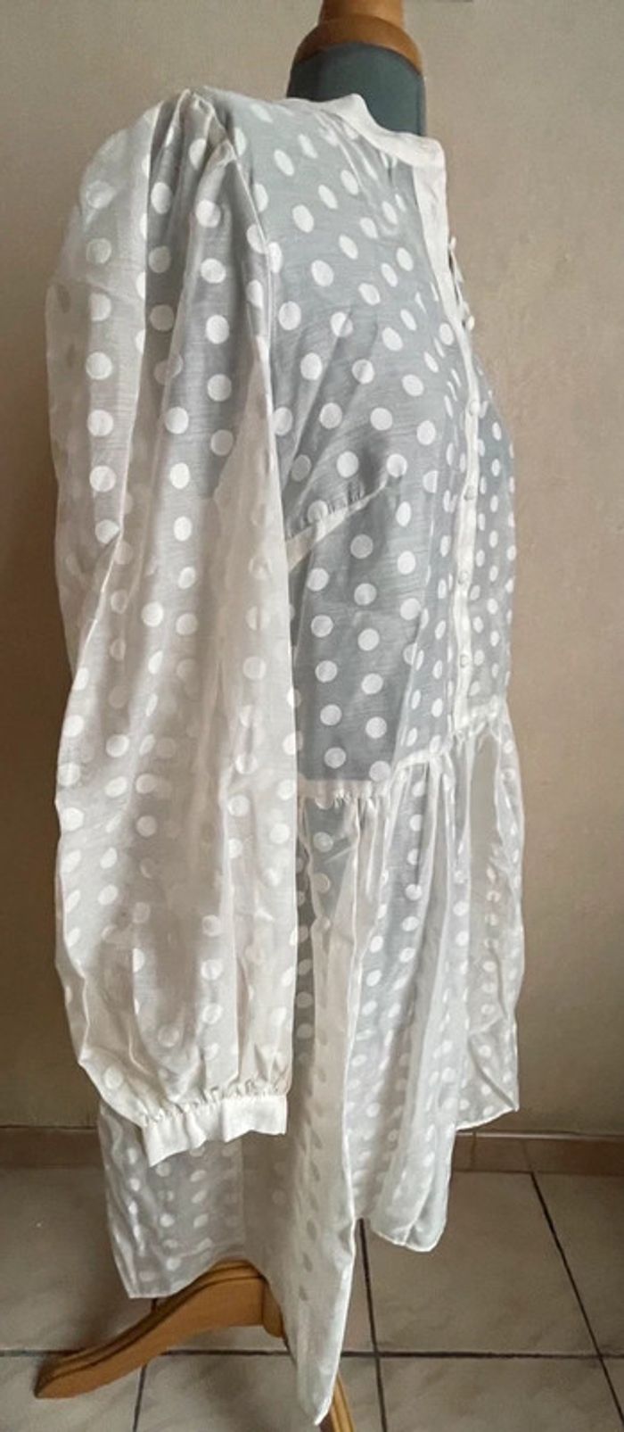 Robe organza écru jacquard à pois neuve t M - photo numéro 2