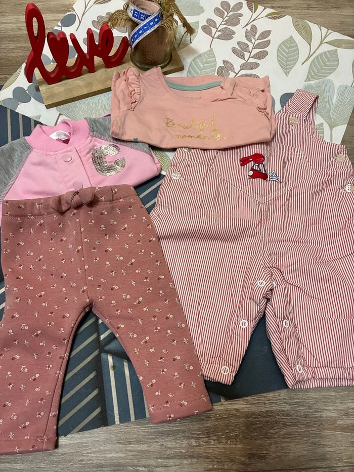 Lit de 4 vêtements bébé - 3 mois - photo numéro 2