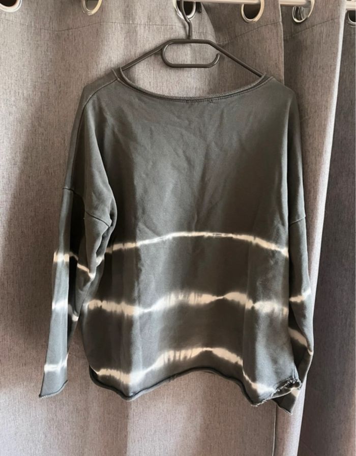 pull gris et blanc - photo numéro 2