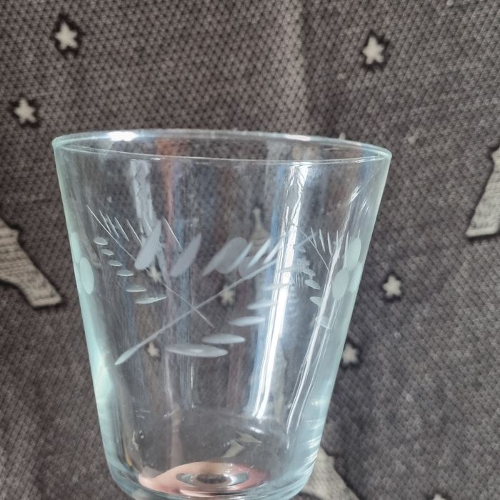 Lot 2 verres à pieds avec gravure - photo numéro 3