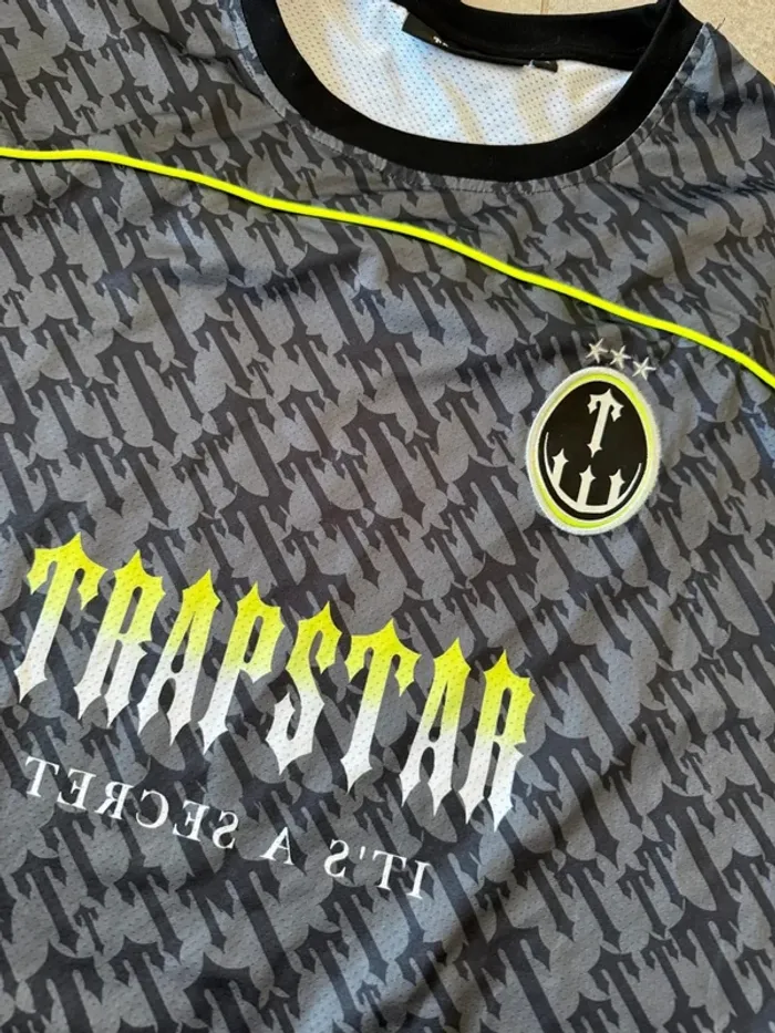 T-shirt Trapstar de foot , taille M, très bon état, - photo numéro 2