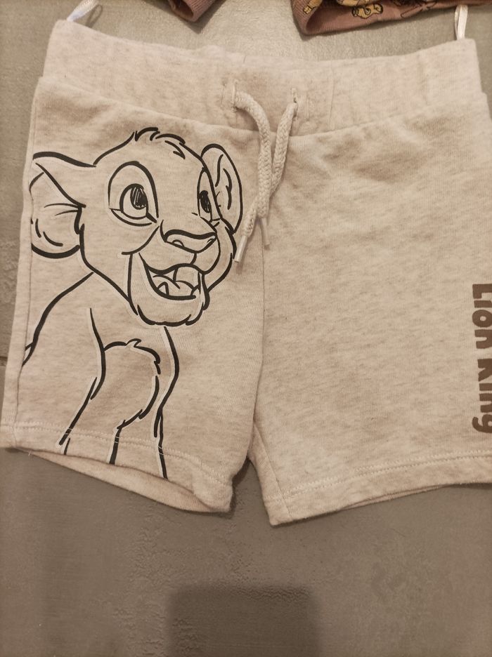 Shorts Le Roi Lion 18-24 mois neufs - photo numéro 2