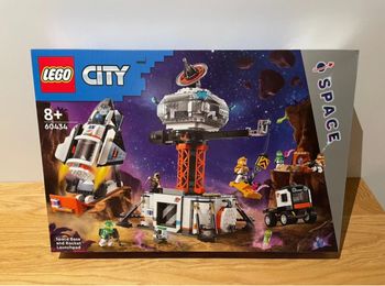 Lego City 60434 La station spatiale et la base de lancement de fusées