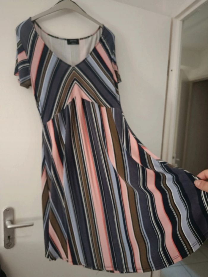 Robe patineuse rayée très confortable elastique