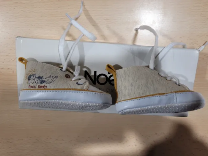 Chaussures bébé - Taille 18 - photo numéro 8