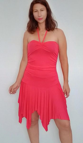 Robe cocktail été asymétrique