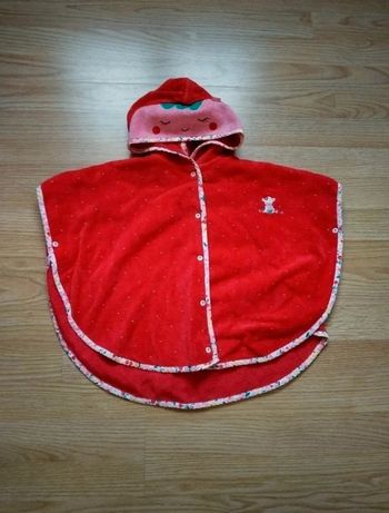 sortie de bain - poncho piscine. Rouge. Fille.  Sergent major. 
Taille unique
