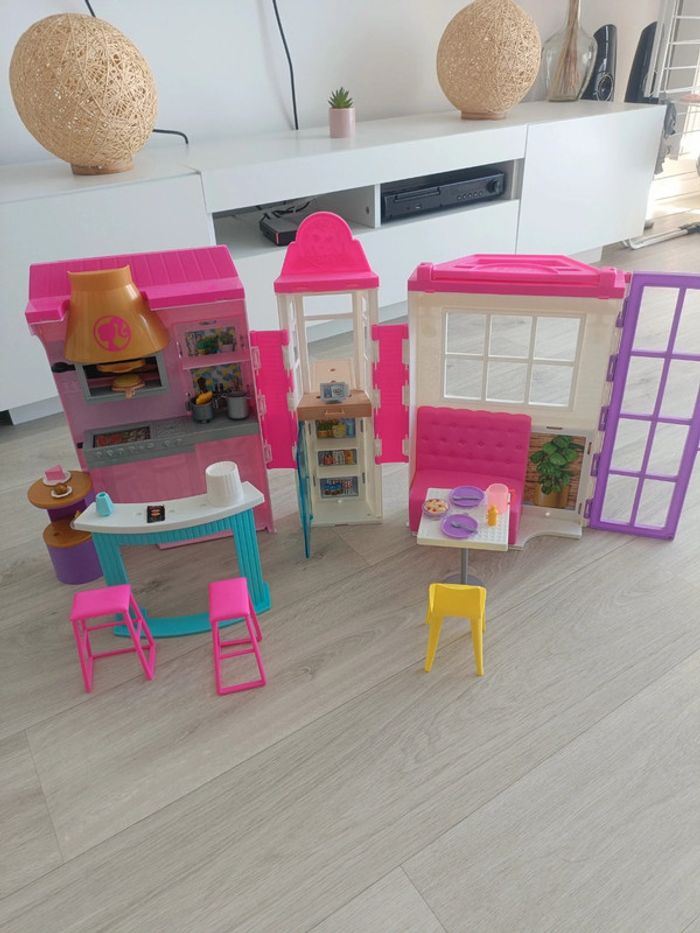 Restaurant. barbie transportable