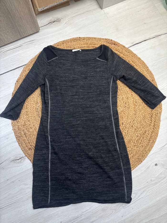 Robe noire grise - photo numéro 3