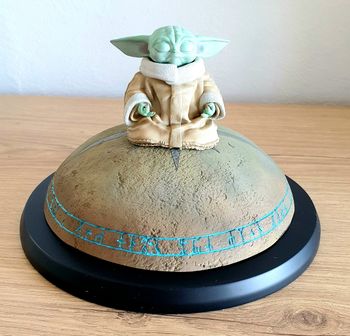Star wars the mandalorian statuette resine Grogou ressantant la force attakus collector