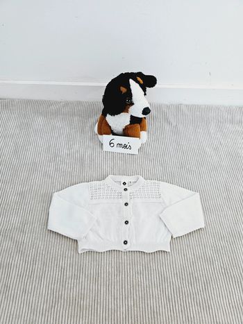 Gilet type boléro mailles blanc avec boutons bébé fille 6 mois