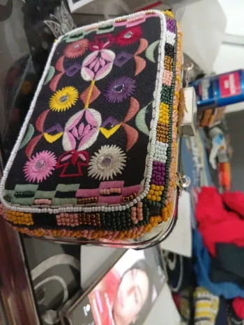 Sac à main perlé