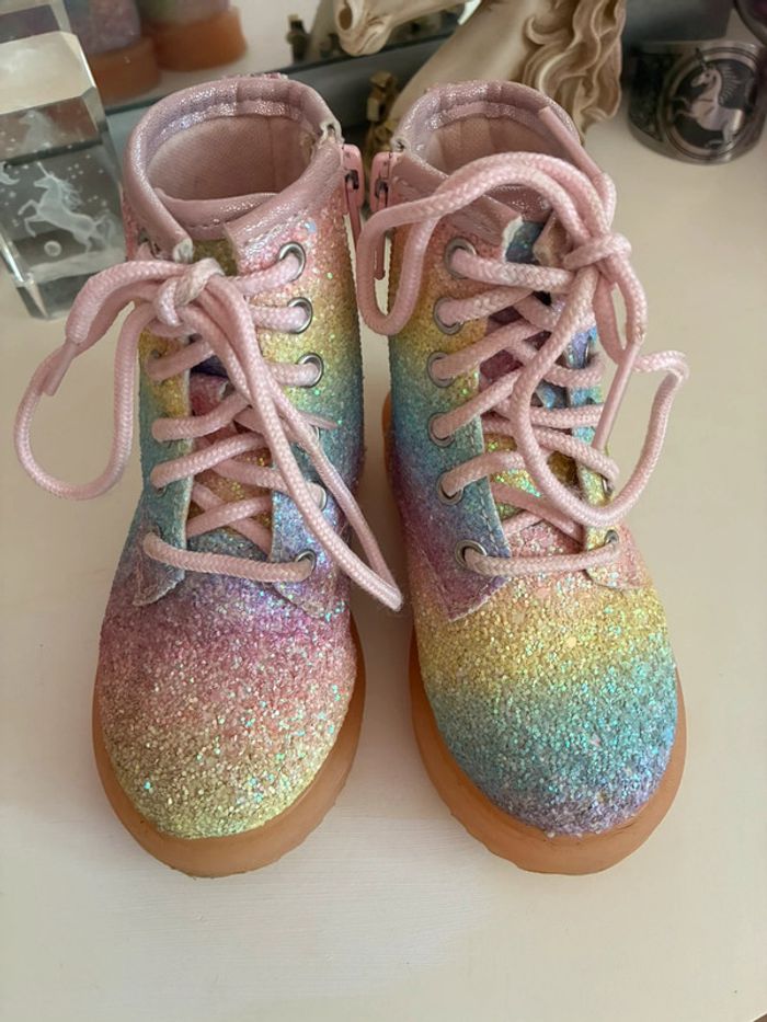Bottes arc-en-ciel à paillettes , taille 22, Primark. - photo numéro 4