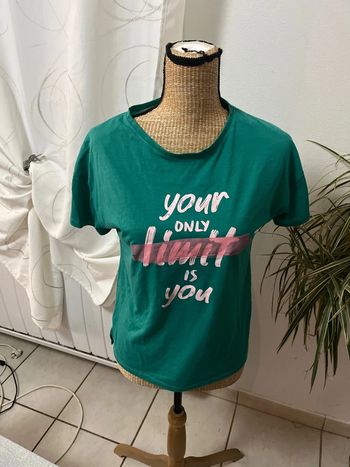 T-shirt follow me
