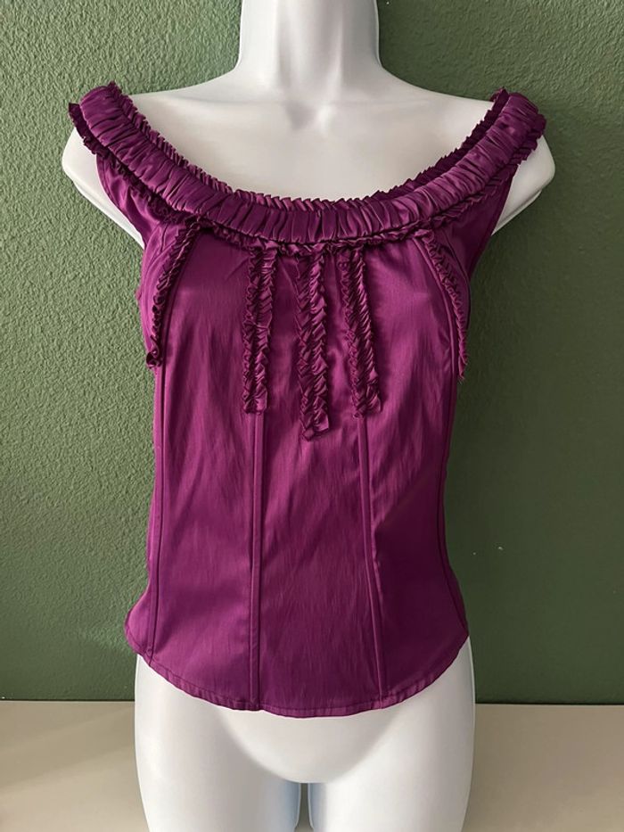 Top satiné gainant violet réveillon Noël