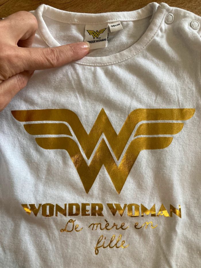 T-shirt wonderwoman - 98 cm - photo numéro 2