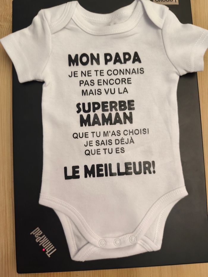 Bodie annonce grossesse cadeau surprise papa - photo numéro 3