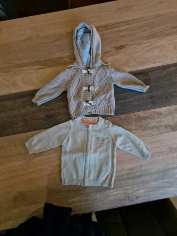 2 gilets 6 mois