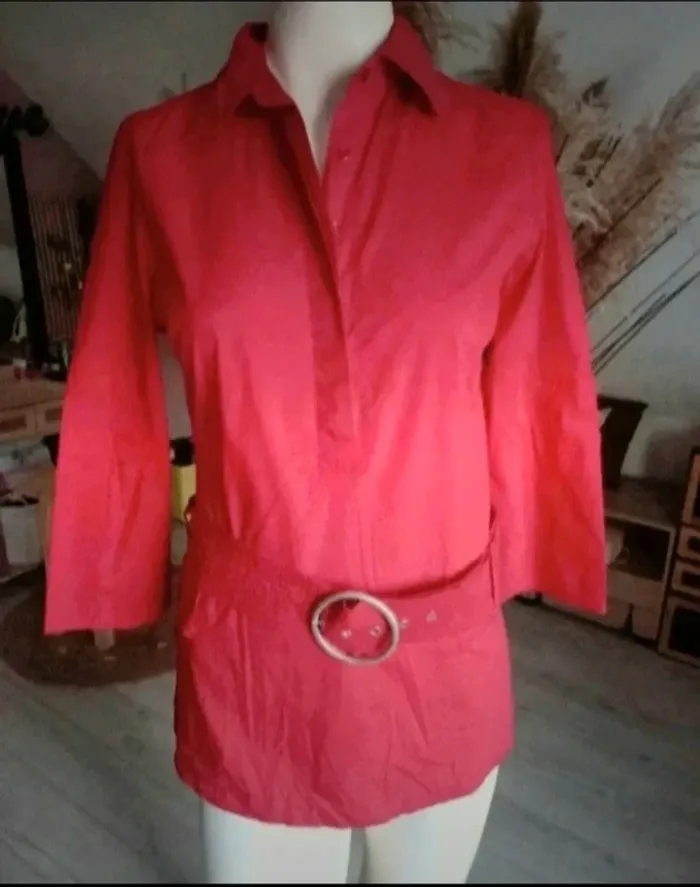 Jolie blouse avec ceinture taille S - photo numéro 2