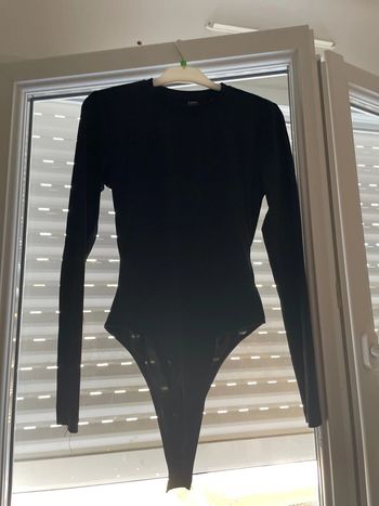 Body noir, manches longues