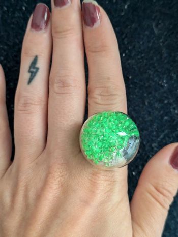 Bague en verre ronde style pylônes