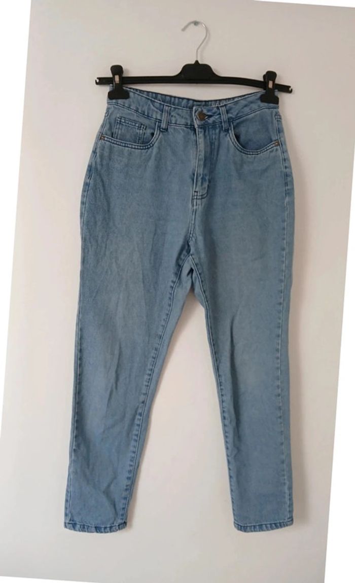 Jean mom Noisy May