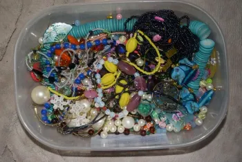 Lot de perles en vrac et autre