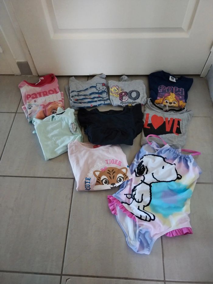 Lot vêtements 6 ans neufs ou très bon état