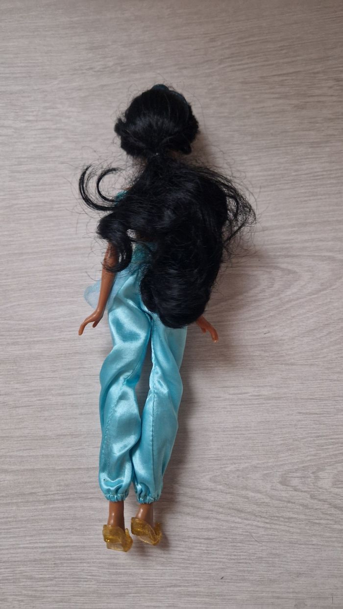 Poupée Jasmine - photo numéro 2