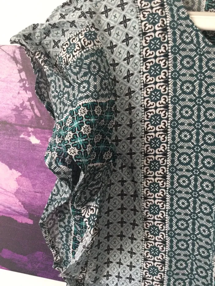 Blouse à motifs taille 36 - photo numéro 3