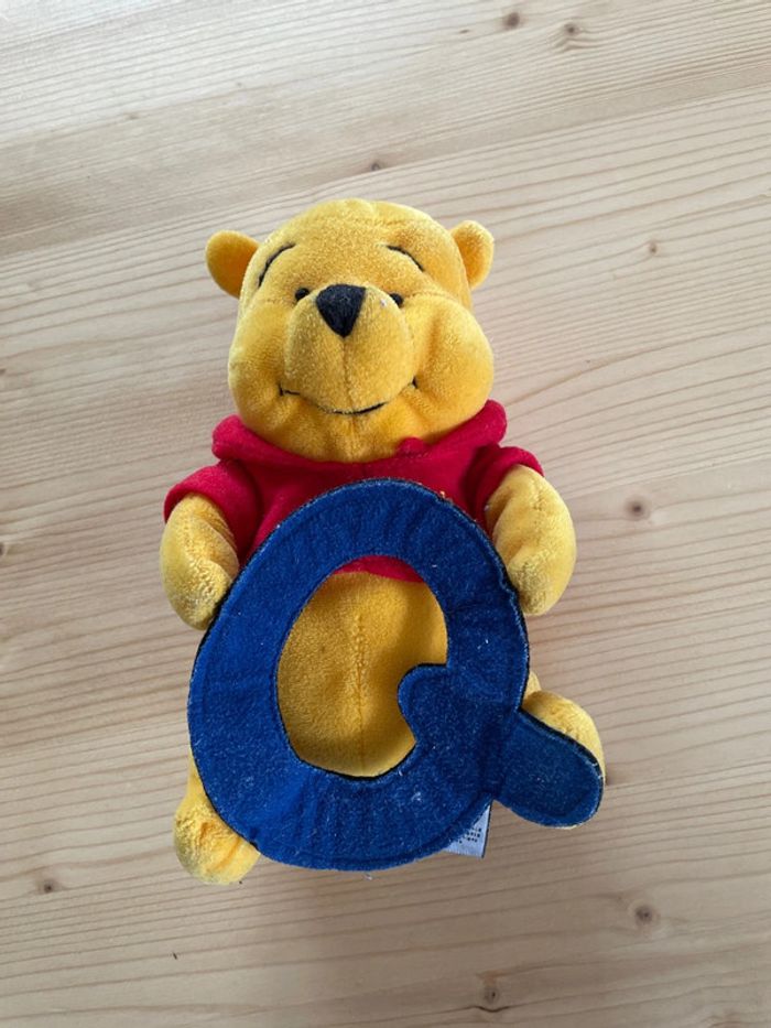 Petite peluche Winnie, l’ourson