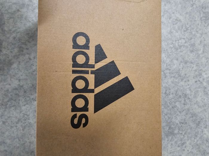 Adidas enfant basket a scratch pointure 27 non portés neuve 30€ - photo numéro 4