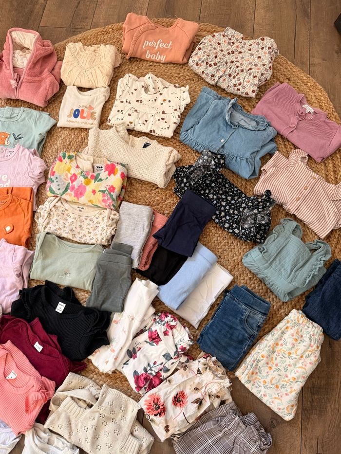 Lot de 51 vêtements taille 9 mois - photo numéro 5
