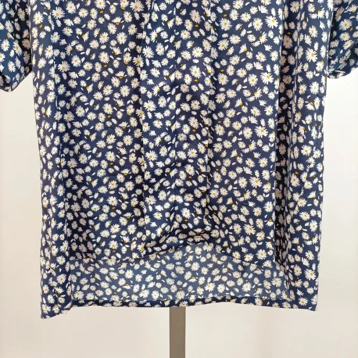 Blouse fleurie bleu marine à marguerites Jodhpur T40 en polyester fluide manches courtes A918 - photo numéro 4