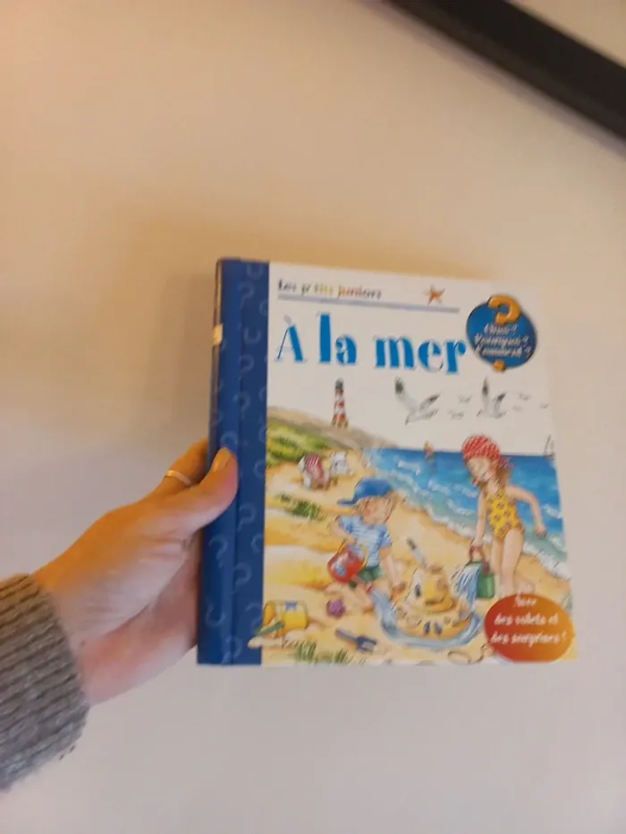 Livre enfant A la mer