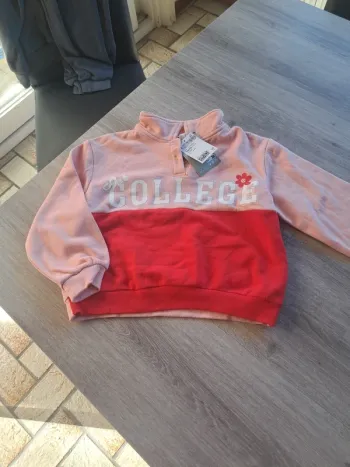 Pull neuve 4/6 ans