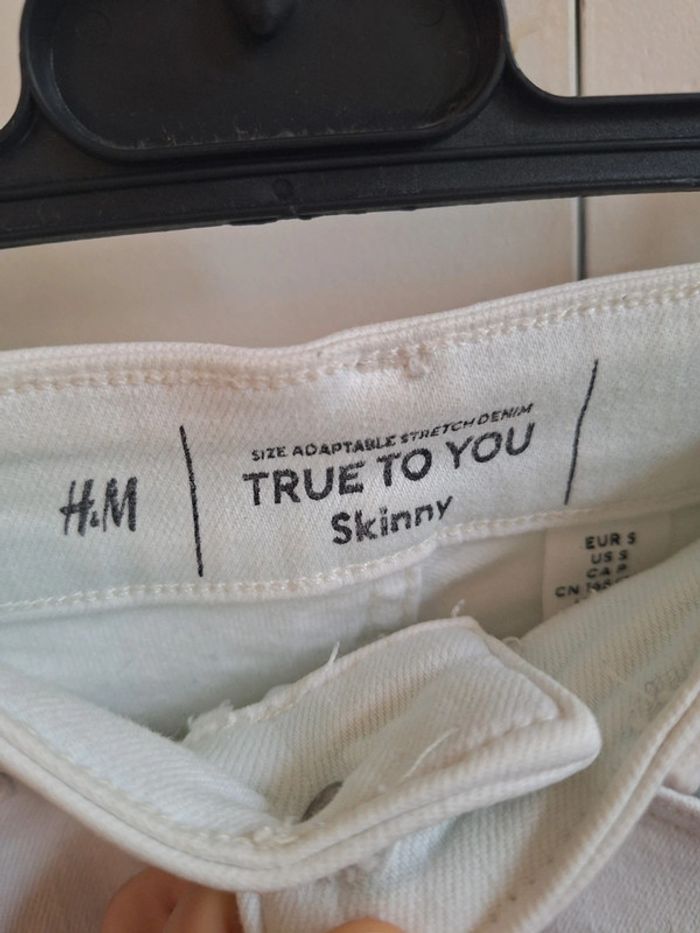 Jean bleu très clair / blanc skinny H&M S - photo numéro 6