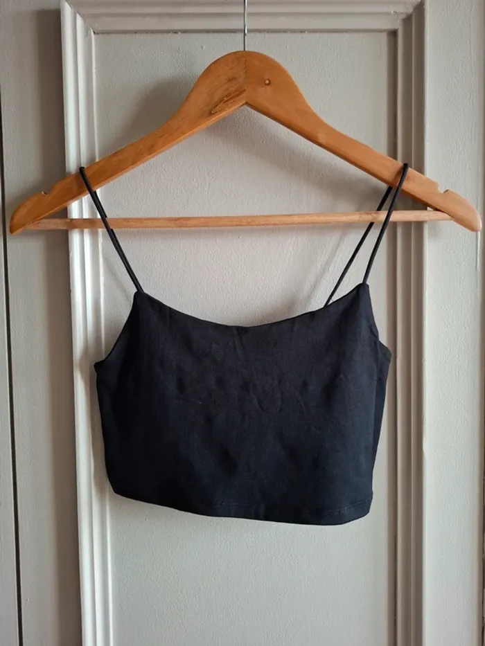 Crop-top style brassière