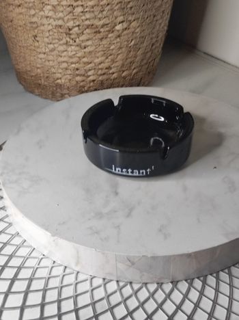 Cendrier publicitaire instant