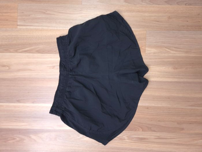 Short Nike noir running femme - photo numéro 2