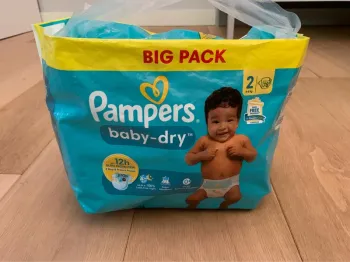Couches Pampers taille 2