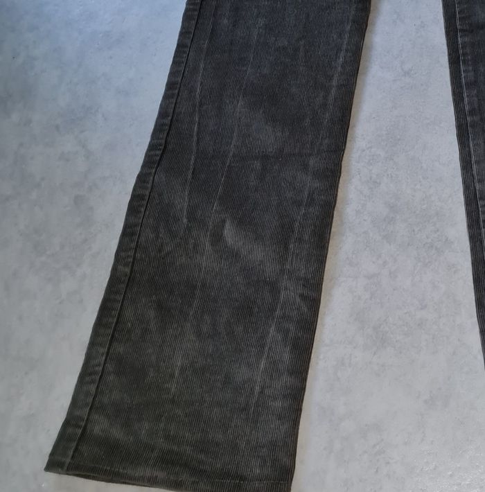 pantalon velours côtelé kaki Zara femme taille 36 **avec défaut** - photo numéro 10