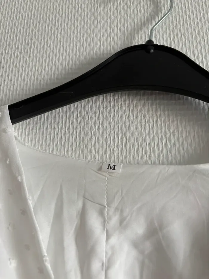Robe blanche à volants - taille M - photo numéro 2