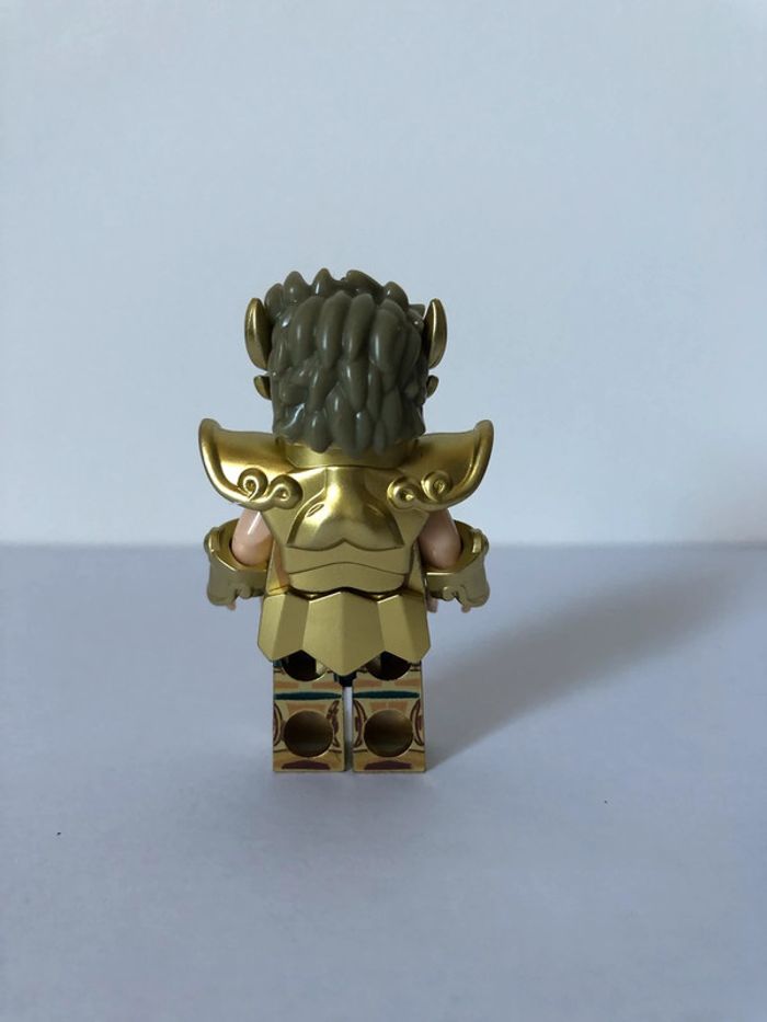 Figurine type lego Chevalier du Lion. Les chevaliers du zodiaque. Saint Seiya - photo numéro 3