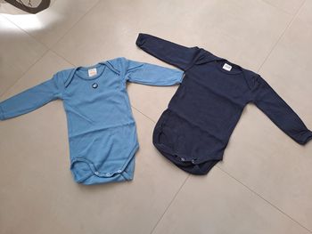 Lot de 2 bodys ML Absorba 1A - TBE