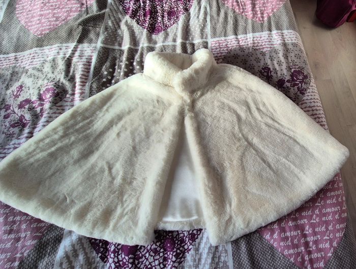 Cape blanche taille unique