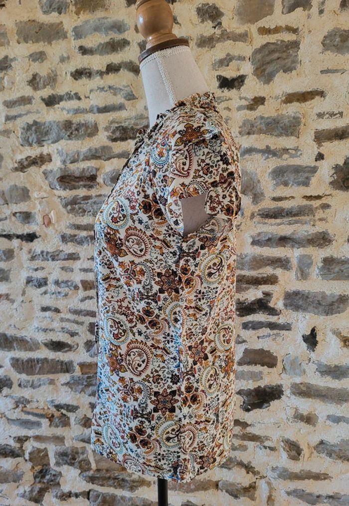 Blouse manches courtes à motifs imprimé cachemire écru rouille bleu Camaïeu Taille 38 - photo numéro 5