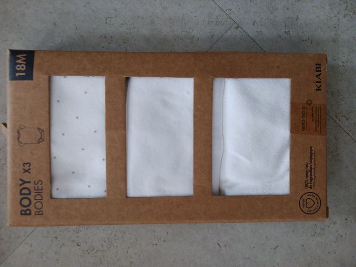 Boite de 3 bodys blanc et imprimé 18 mois mixte Kiabi Neuf