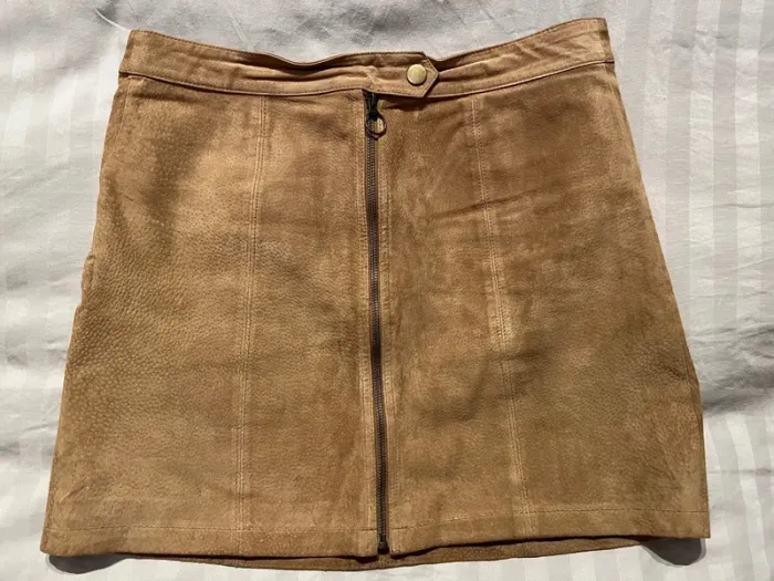 Jupe en daim beige Camaïeu – Élégance & Douceur